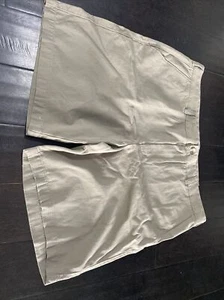Pantaloncini kaki VanHeusen taglia 40 - Foto 1 di 5