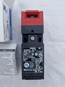 OMRON D4NS-4CF, D4NS Series Safety Interlock Switch, 2NC/1NO - Picture 1 of 5