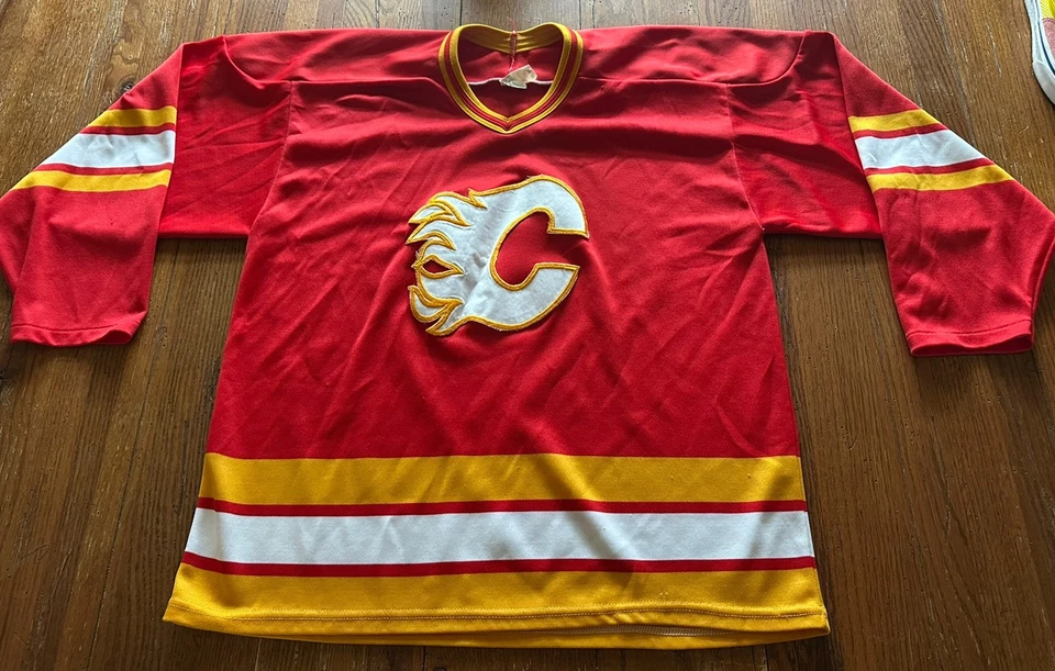 Vintage Calgary Flames CCM Maska Jersey Men's size Large RED NHL - Image 1 of 4