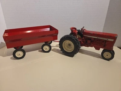 Vintage ERTL 1/16 Diecast IH International Harvester Tractor w/Harvester & Wagon - Image 1 of 4