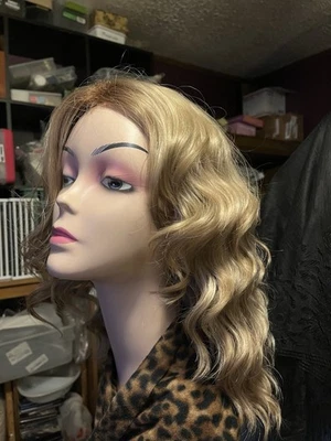 Peluca 17" Monofilamento Rubia Hermosas Ondas Clásica Gorra Ajustable Nueva Sin Etiquetas #1600 Foto 1 de 4