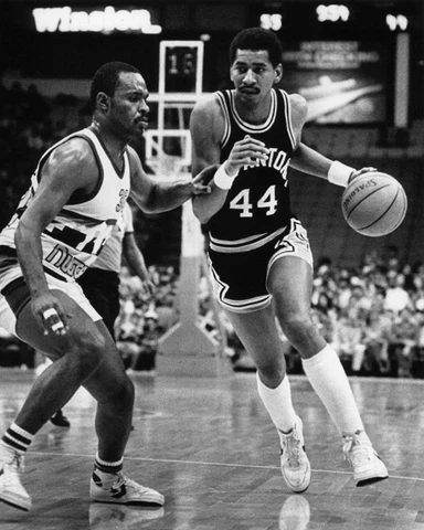 1982 San Antonio Spurs GEORGE GERVIN Glossy 8x10 Photo Basketball Print Poster Cover