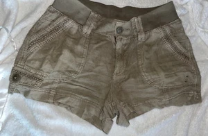 Maurices Womens Size 0 Shorts w Pockets Brown - Picture 1 of 3