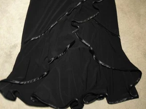 Frank Lyman Women's Black Textured front slit Asymmetrical Skirt Sz 4 - Picture 1 of 5