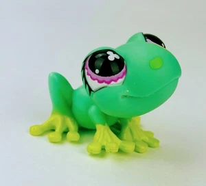 Littlest Pet Shop - #479 Frog Purple Clover Eyes Green Feet Dot Nose - LPS - Picture 1 of 5
