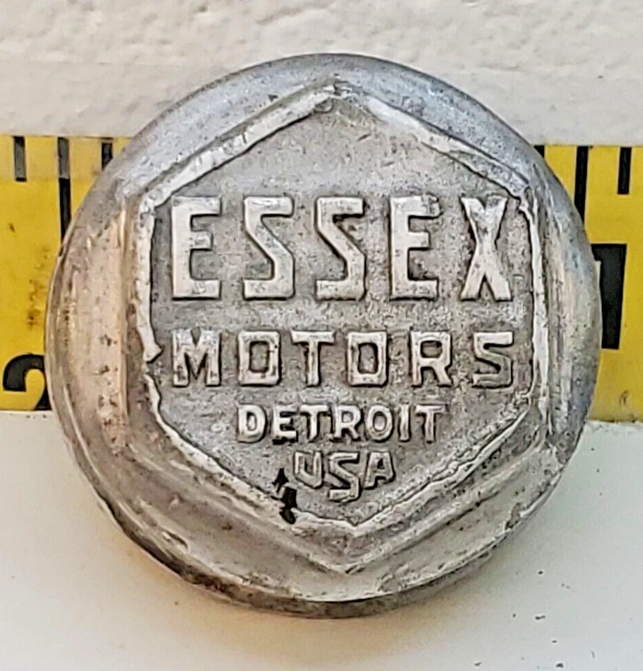 Tapa de grasa central de cubo cubierta antipolvo roscada de la era de latón Essex de la década de 1920 (896) C Foto 1 de 4