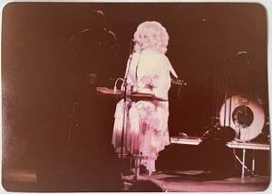 VTG Found Photo DOLLY PARTON Concert Candid Snapshots Country Music 70s 3.5x5 - Picture 1 of 1