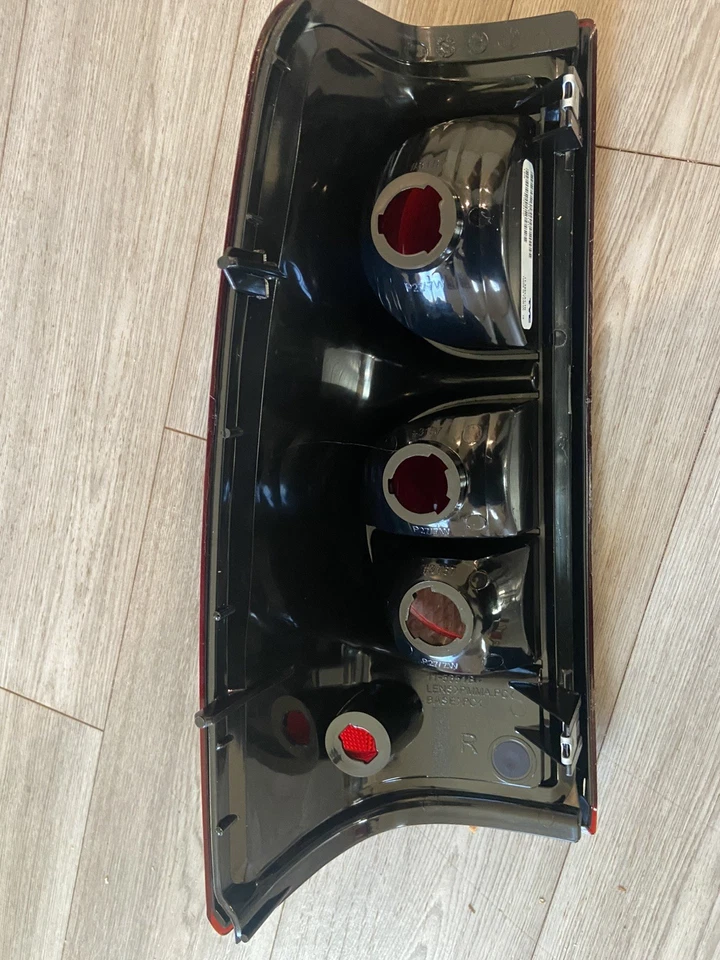 Luces traseras para Chevy Silverado 1500 2500 3500HD 2003-2006 lámparas de freno L+R Foto 1 de 4