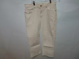 Levi’s Classic Capri Floral Embroidered Sides w/ Ankle Slit In White Size 10 W30 - Picture 1 of 7