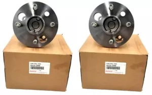 OEM Toyota Rear Axle Bearing And Hub RH&LH SET 93-02 Corolla AE100 AE101 AE102 - Picture 1 of 3