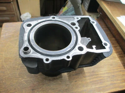 Suzuki VZ800 2003 Marauder cilindro delantero Foto 1 de 4