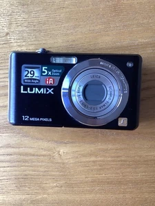 Panasonic LUMIX FS15 SCHWARZ 12MP Digitalkamera LEICA OBJEKTIV funktioniert gut - Bild 1 von 7