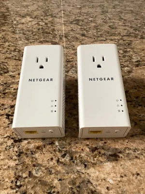 NETGEAR - POWERLINE 1200 + EXTRA OUTLET PLP1200S (USED) - Image 1 of 3