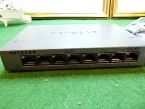 Netgear 8 port gigabit ethernet switch gs308-v2, plus power supply, free deliver - Picture 1 of 10