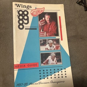 Detroit Red Wings 1988-89 NHL Media Guide - Yzerman, Probert, Kocur, Oates - Bild 1 von 2