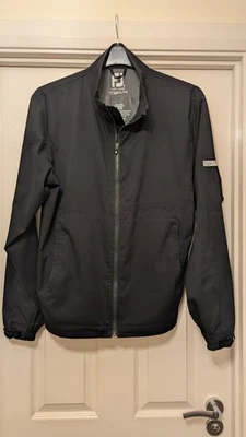 MENS “FOOTJOY” ‘DRYJOYS HYDROLITE’ LIGHTWEIGHT WATERPROOF GOLF JACKET  [SIZE M] - Image 1 of 4