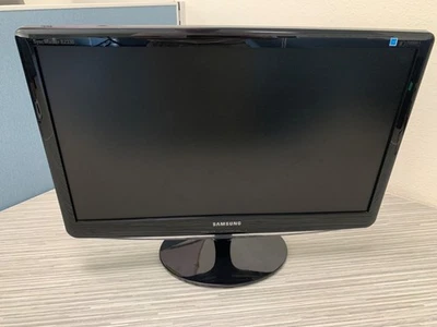 Samsung B2330H 23 inch LCD LED display, 1920x1080 Full HD - Image 1 of 4