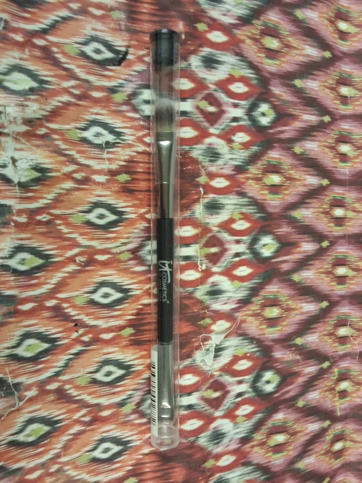 It Cosmetics Heavenly By Jamie Kern   Dual Eyeshadow Brush No. 5 New Sealed  - Image 1 of 3