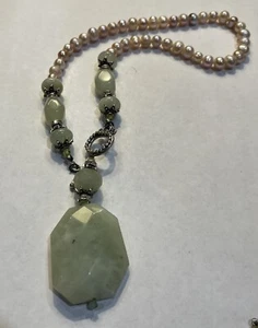 Pink Faux Pear Necklace With Large Green Quartz Pendant - Picture 1 of 6