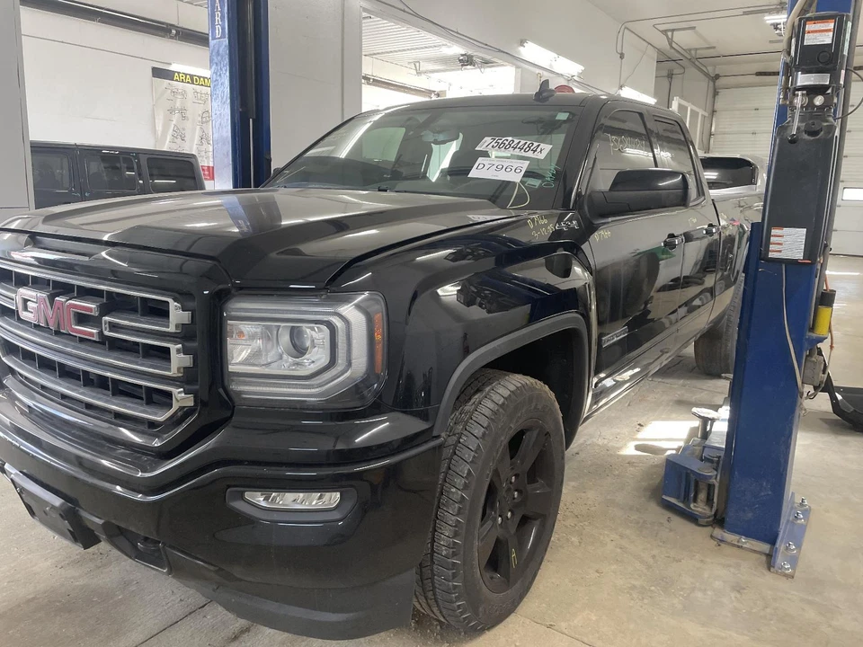 Used Fuse Box Engine fits: 2018 Gmc Sierra 1500 pickup ID 84071500 Grade A - Image 1 of 4