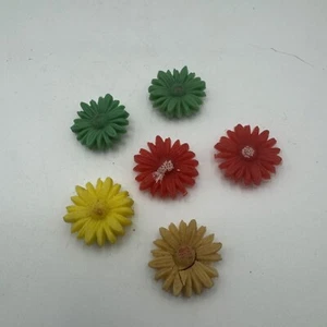 Set Of 5 Vintage Daisy Flower Magnets In Green/Red/Yellow Colors - Picture 1 of 3