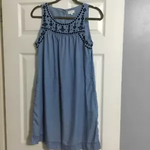 Vestido Crown and Ivy Chambray Azul Bordado Talla Mediana - Imagen 1 de 5