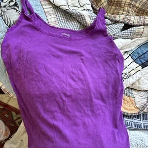 St. Johns Bay women’s tank top size XL purple wirh lace - Picture 1 of 4