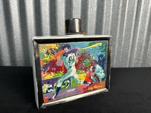 Bottiglia decanter ceramica whisky misto LeRoy Neiman baseball #3 vuota - Foto 1 di 7