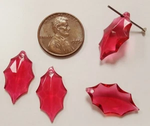 12 VINTAGE PINK HOLLY LEAF 21x12mm. FACETED ACRYLIC PENDANT BEAD CHARMS N149 - Picture 1 of 2