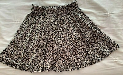 Hollister Women's Black Floral Print Velvety Skirt Size Small - Image 1 of 4