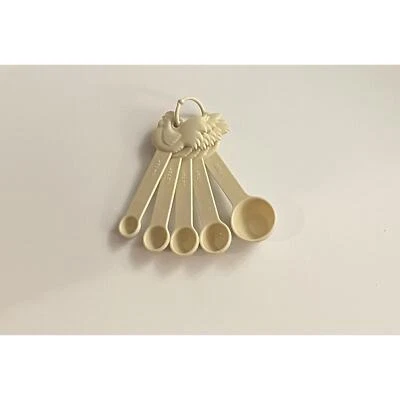 Paula Deen Chicken 🐓 Measuring Spoons 5 pc Set Plastic Nesting Rooster 🐔 - Image 1 of 2