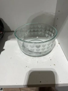 PYREX Valentine 1-Qt STORAGE Dish White HEARTS No Lid - Picture 1 of 3