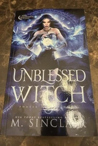 Unblessed Witch By M Sinclair (Phases Of The Moon Book 3) - Foto 1 di 4