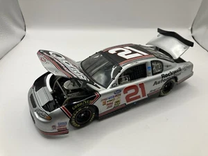 Mike Dillon #21 Quantis 2000 Action 1/24 NASCAR Busch Series Diecast - Picture 1 of 3
