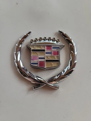 Cadillac Deville Roof Pillar Crest & Wreath Emblem - Image 1 of 4