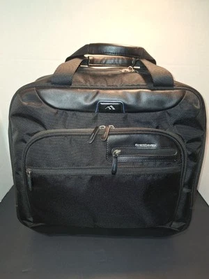Brenthaven Elliot Deluxe Brief for 15" Laptop Computer Bag - Image 1 of 4