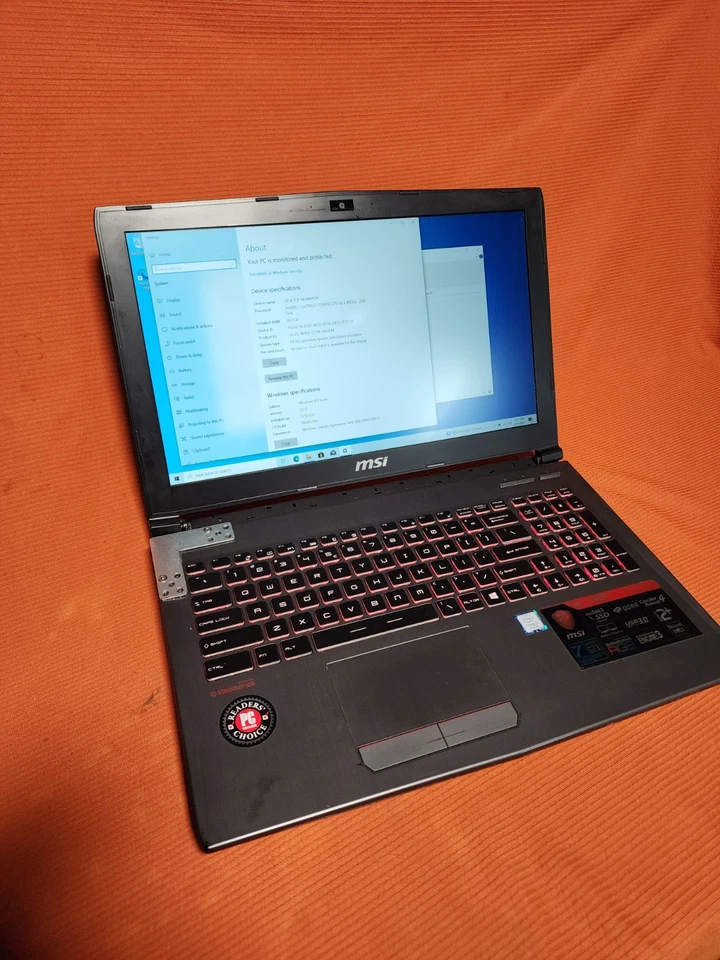 MSI MS-16J9 Core i7-7700HQ@2,80 GHz, 16 GB RAM, BUENA BATERÍA. GANA 10. PARA REPUESTOS / REPARACIÓN Foto 1 de 4