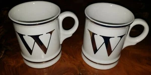 SET BESTEHEND AUS 2 Williams Sonoma Gold Monogramm Initiale 18 Unzen Kaffeebecher "W" Neu - Bild 1 von 6
