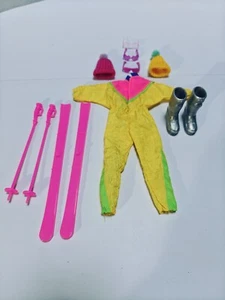 Barbie vintage tuta da sci anni 80 anni 90 gialla. Set completo originale + Ko - Foto 1 di 15