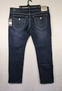 True Religion Geno SN Flap Relaxed Slim Fit Jeans Herren 40 x 32 Dark Scorched Wash - Bild 1 von 10