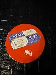 PINBACK VINTAGE 3" #D1 PUBLICIDAD KLEENEX - 1964 - Imagen 1 de 1