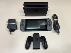NINTENDO SWITCH HANDHELD CONSOLE FULLY FUNCTIONAL 32GB WORKING NICE - Bild 1 von 9