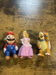 Vintage Nintendo Super Mario Bros Figures 1993. PVC small Figures Peach Bowser - Picture 1 of 5