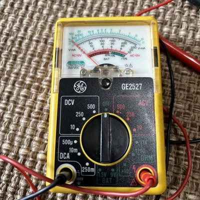 Multímetro GE2527 General Electric 14 alcance 6 funções GE 2527 usado funcionando - Imagem 1 de 3