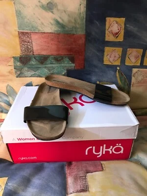 MOSSIMO SUPPLY Co Women's Black Patent Slides Flats Flip Flops Sz 7 M - Image 1 of 4