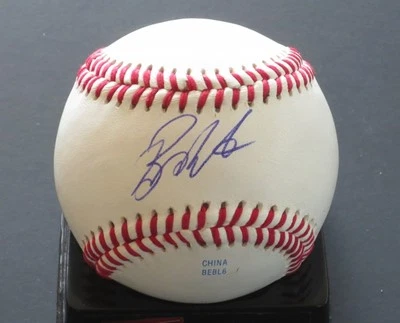 Bola de beisebol oficial assinada por Billy Butler - A's, Royals, Yankees - Imagem 1 de 2
