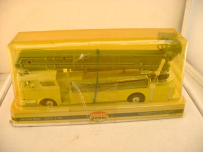 MODEL POWER PLAYART 1:48 SCALE YEL W/WHITE CAB MACK BUCKET FIRE ENGINE TRUCK NEW - Image 1 of 4