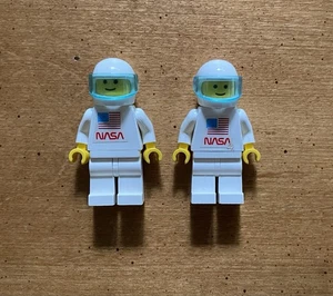 LEGO Minifigure sp065 Shuttle Astronaut NASA Sticker Torso (set 1682) x2 Used - Picture 1 of 6