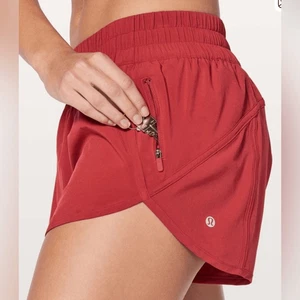 EUC Lululemon Damen Tracker V rot Sportshorts 4" Schrittlänge - Größe 8 - Bild 1 von 11