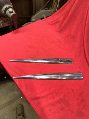 1958 Chevy Impala BelAir PAIR QUARTER PANEL TRIM MOULDINGS SPEARS Original GM 58 - Image 1 of 4